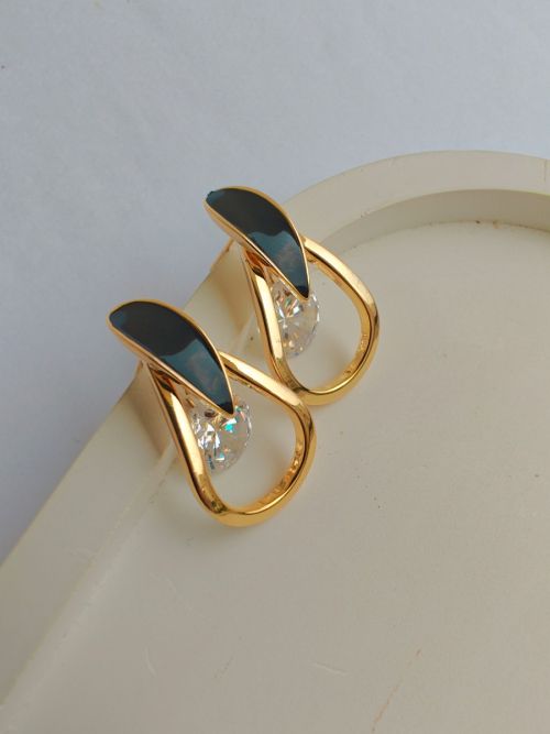 AuriTwist Gold Earrings
