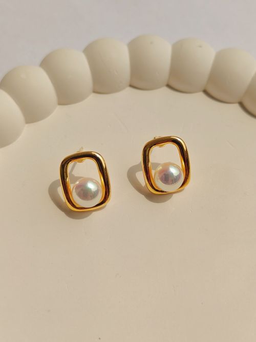 AuriTwist Gold Earrings