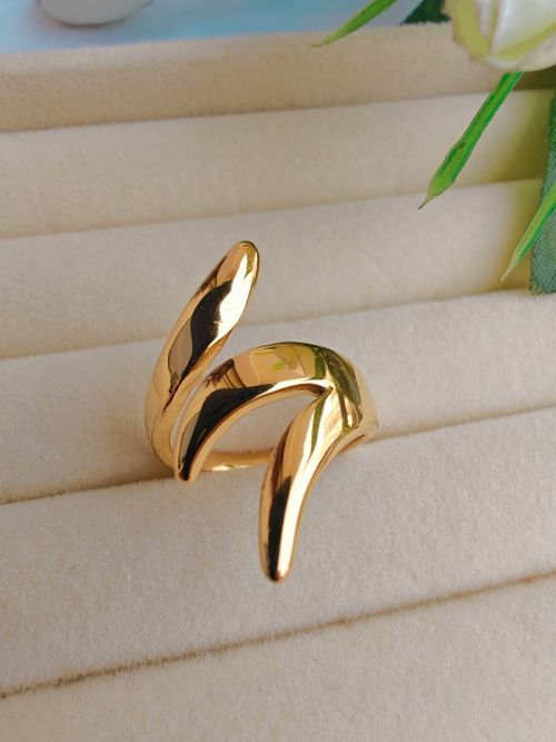 AuriTwist Gold Ring