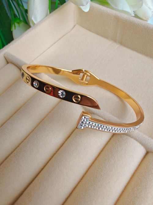AuriTwist Gold Bracelet