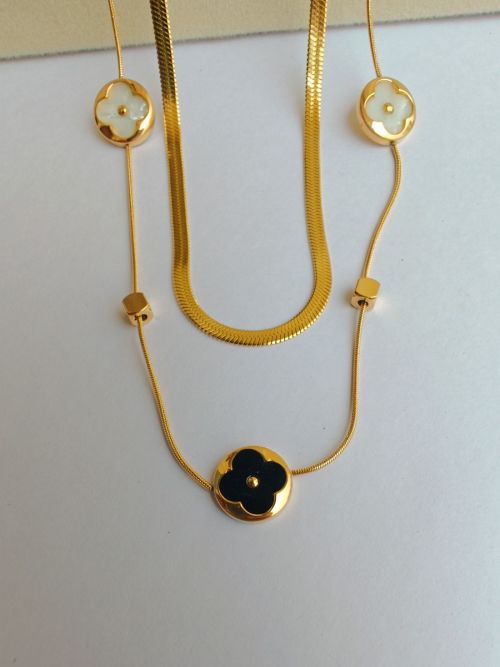 AuriTwist Gold Necklace