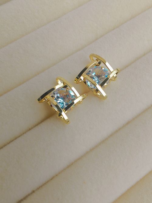 AuriTwist Gold Earrings